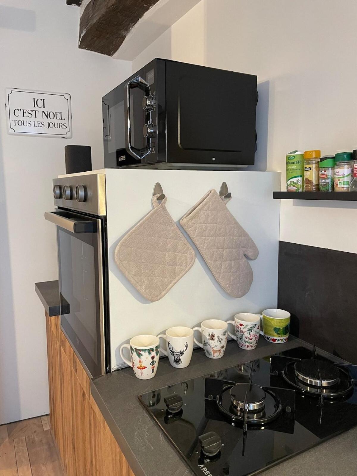 "La Petite Maison" Triplex Au Centre Ville - Les Terres Du Roy 阿瓦隆 外观 照片