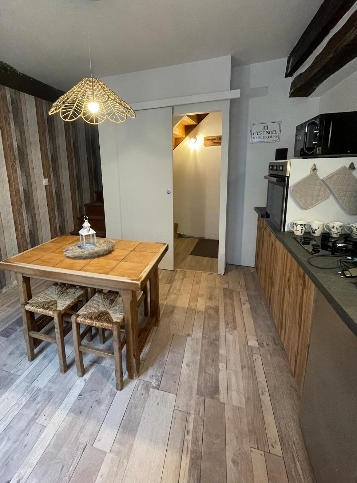 "La Petite Maison" Triplex Au Centre Ville - Les Terres Du Roy 阿瓦隆 外观 照片