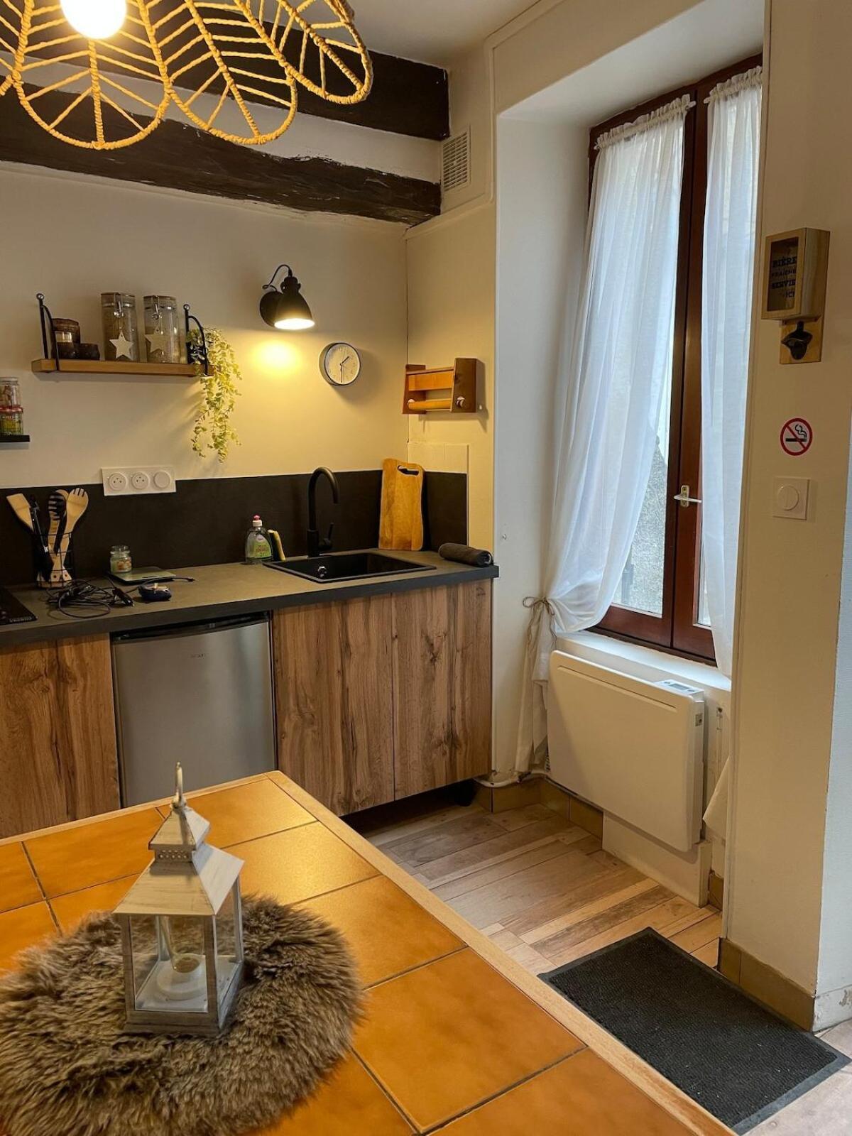 "La Petite Maison" Triplex Au Centre Ville - Les Terres Du Roy 阿瓦隆 外观 照片