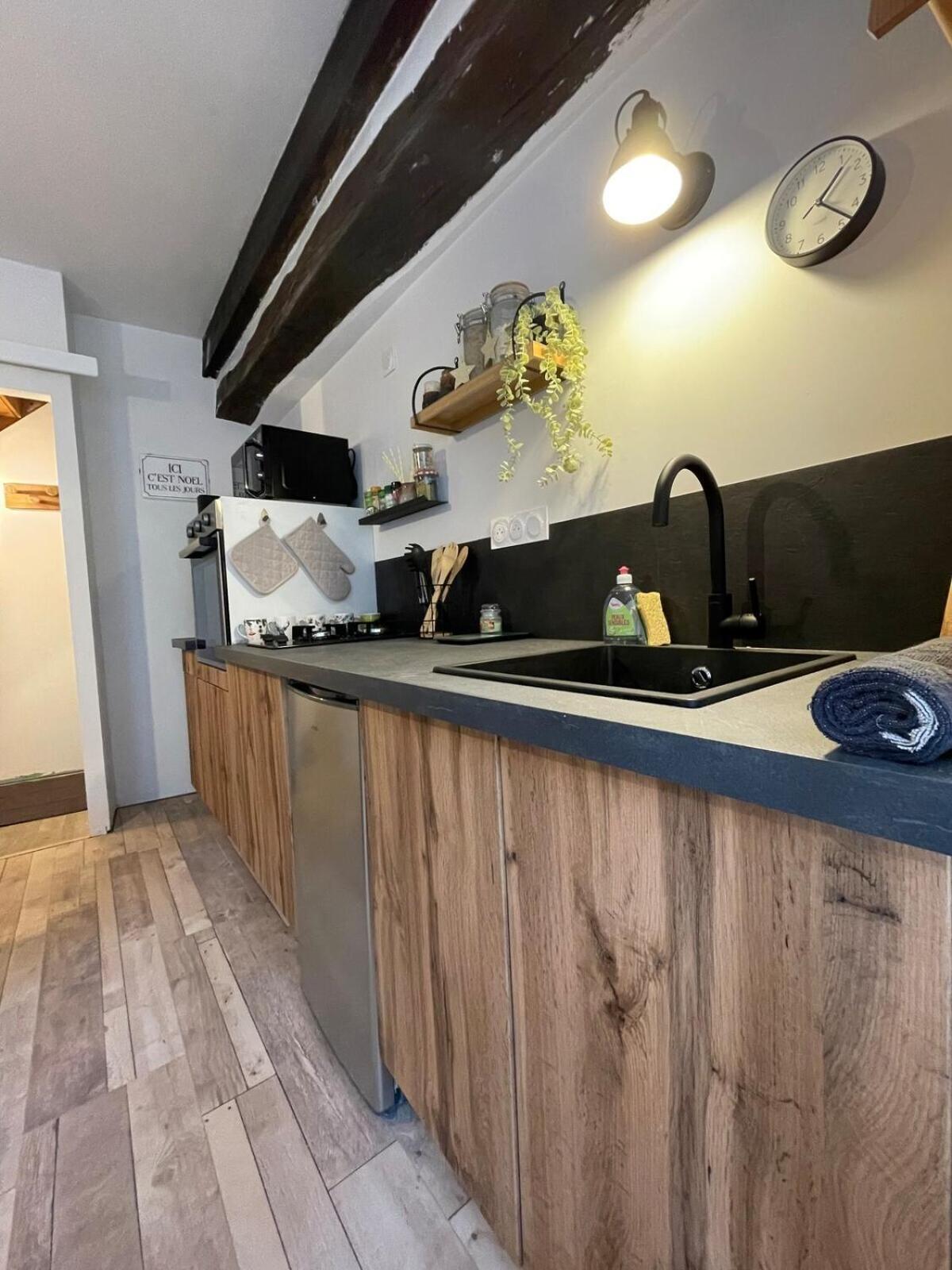 "La Petite Maison" Triplex Au Centre Ville - Les Terres Du Roy 阿瓦隆 外观 照片